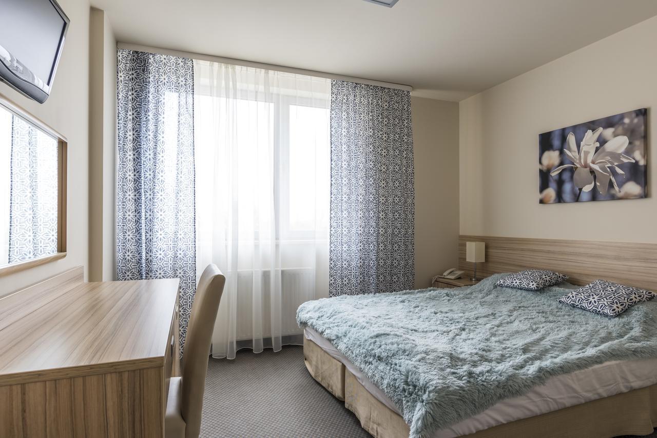 Willa Wiosenna Hotel Ожарув Мазовецки Екстериор снимка