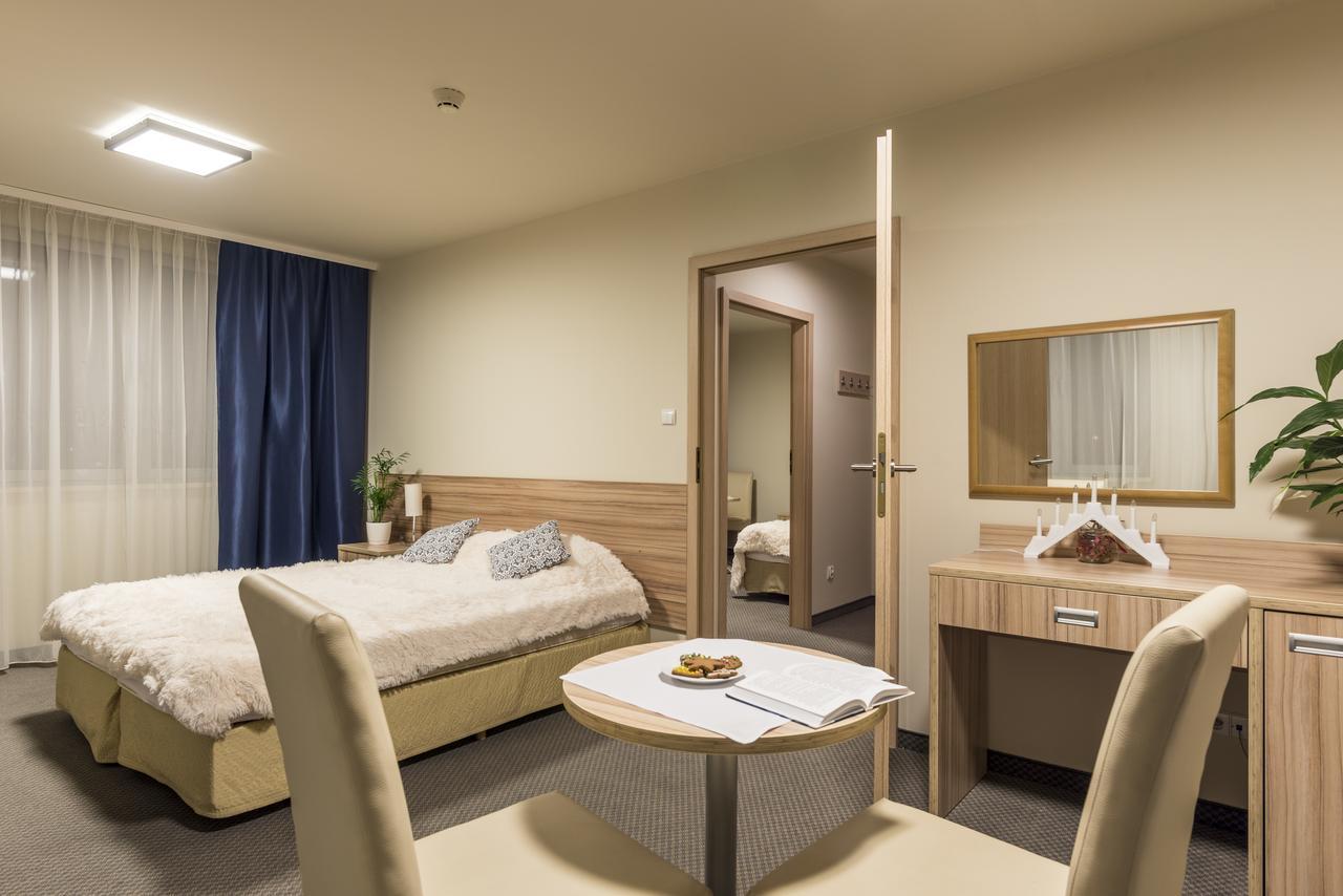 Willa Wiosenna Hotel Ожарув Мазовецки Екстериор снимка