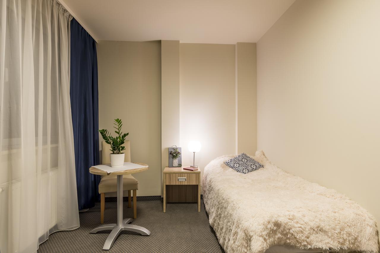 Willa Wiosenna Hotel Ожарув Мазовецки Екстериор снимка