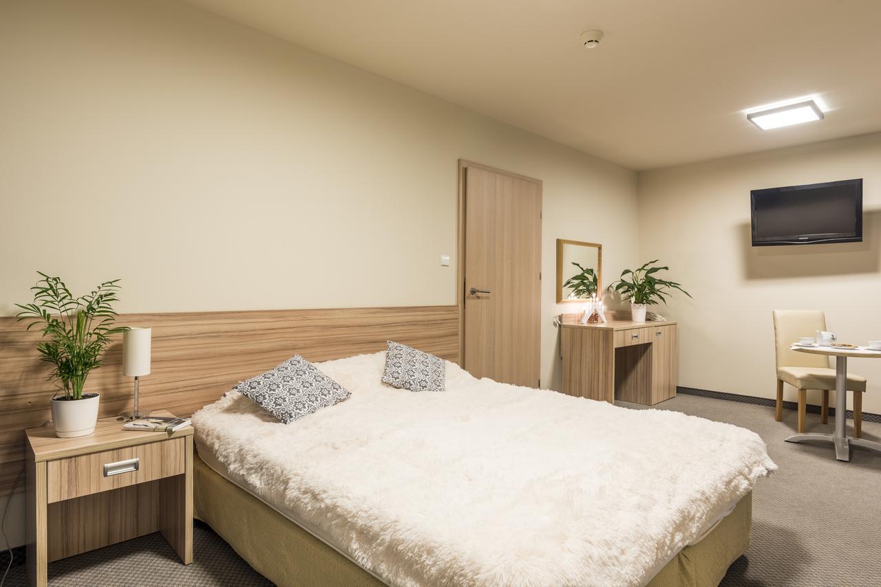 Willa Wiosenna Hotel Ожарув Мазовецки Екстериор снимка